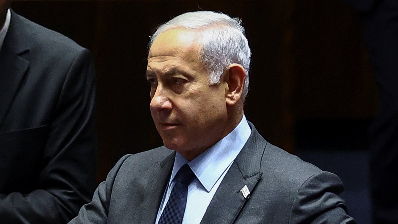 Израильский премьер Нетаньяху откладывает судебную реформу из-за массовых протестов
