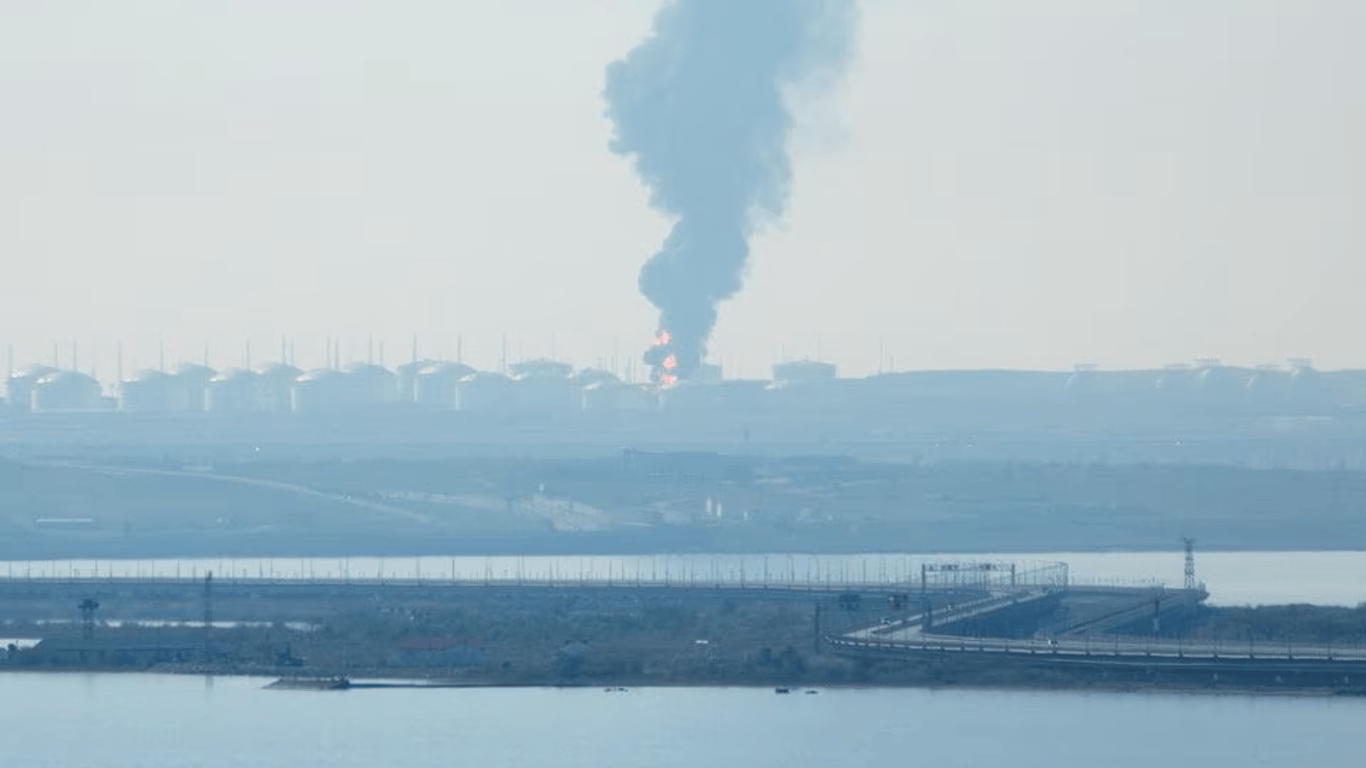 Казахстан заборонить перевезення нафтопродуктів у порт Тамань після пожежі, — Reuters