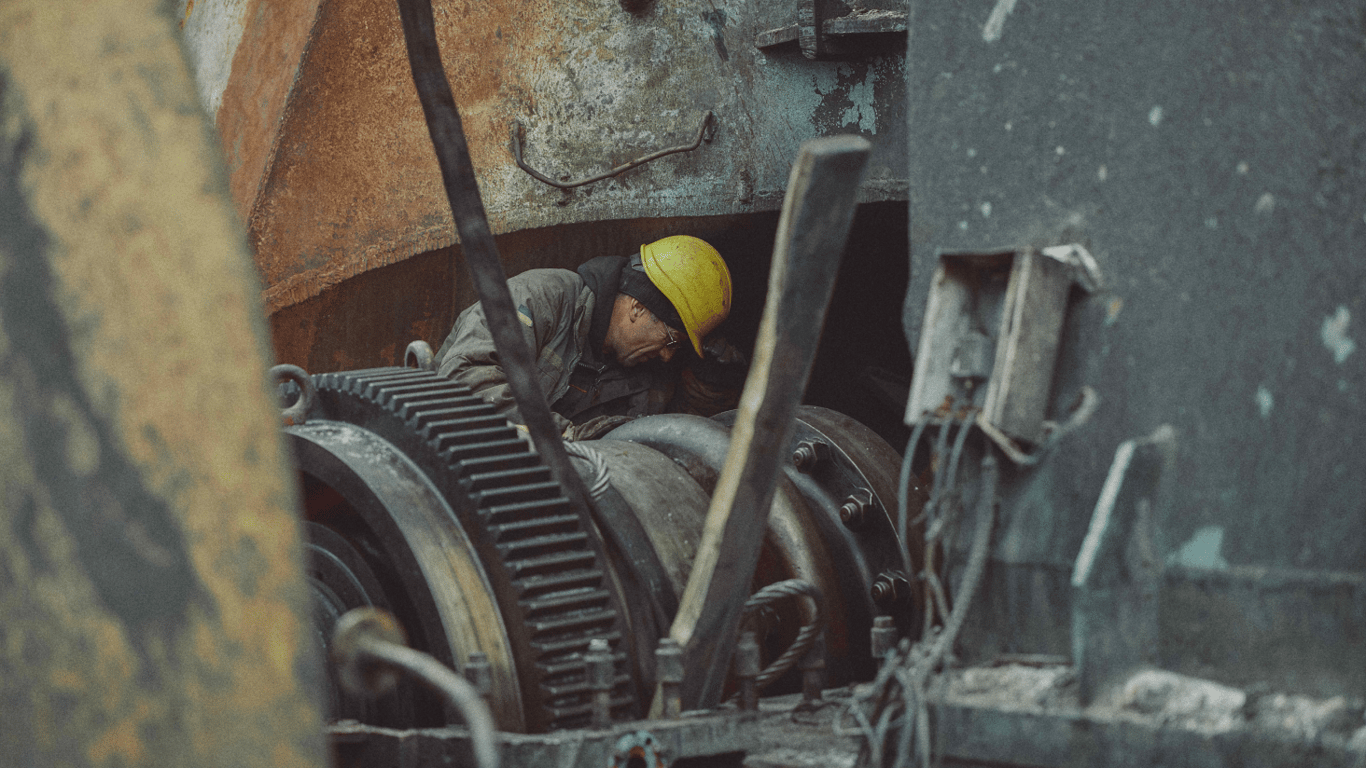 Окупанти вдарили по енергетиці Київщини: без світла 21 тис. людей