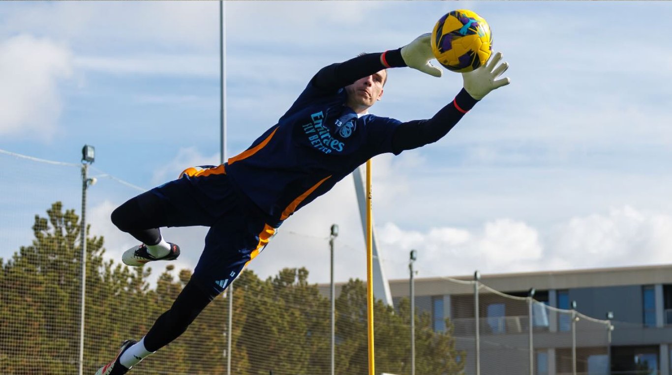 Андрей Лунин