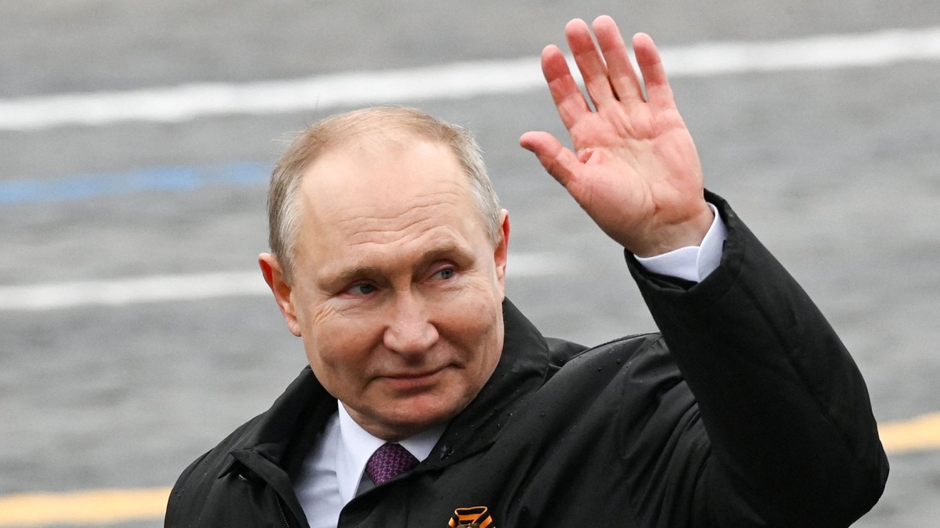 ГУР порадило росіянам не ходити 9 травня до Путіна на парад