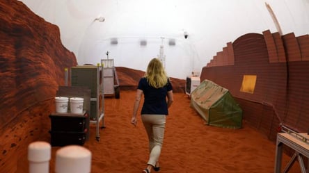 Життя на Марсі: кілька відчайдухів проведуть рік в умовах, наближених до Червоної планети - 285x160