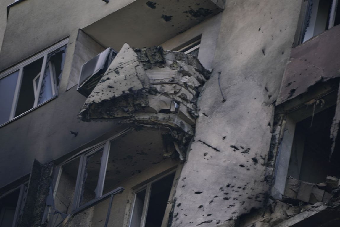 Пошкоджена багатоповерхівка в Солом'янському районі