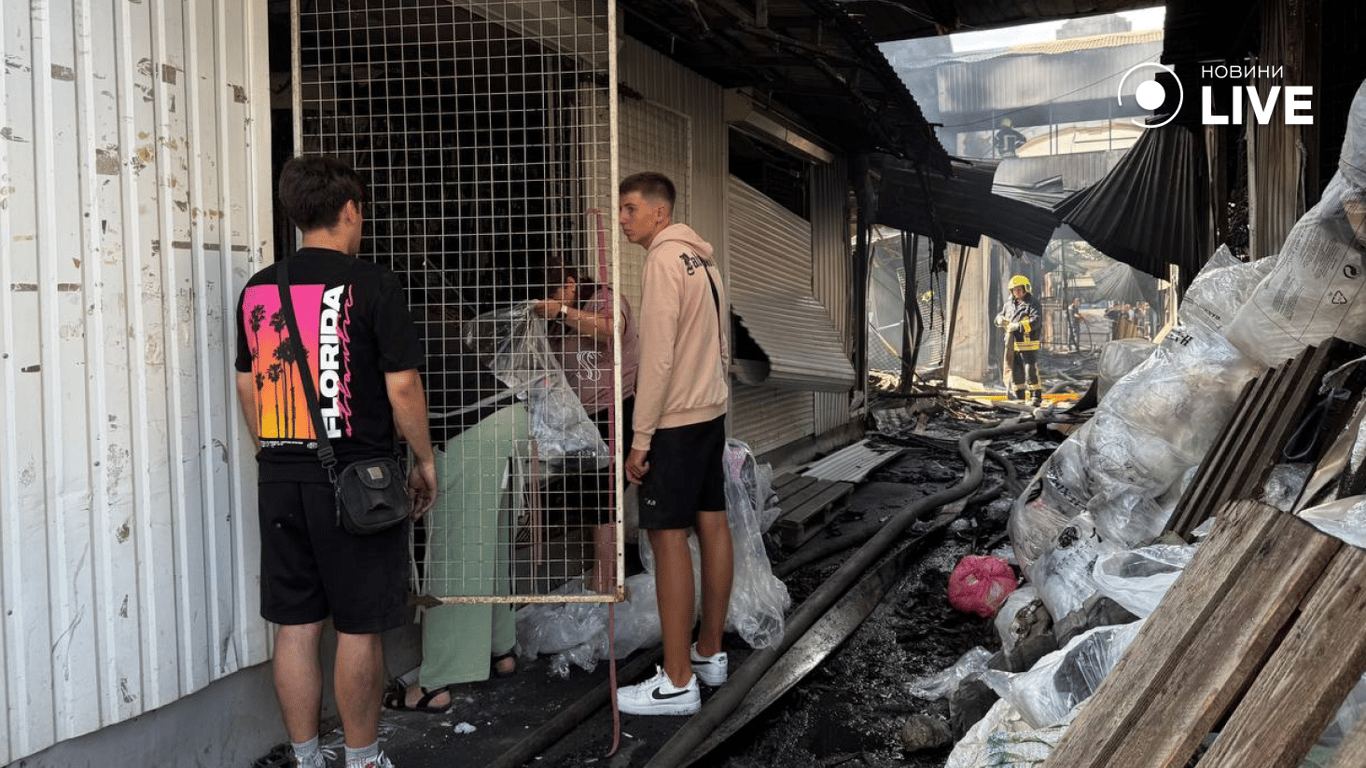 Одеський Привоз приходить до тями після обстрілу — які збитки - фото 10