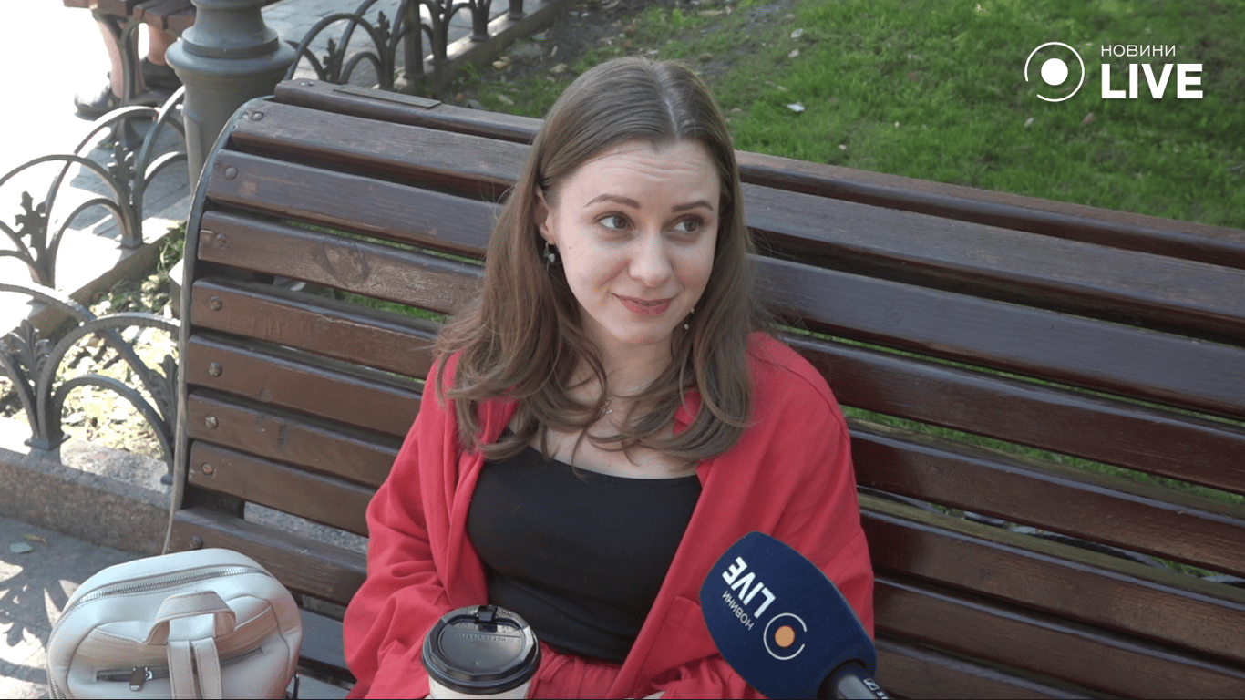 Місцева жителька Анастасія про економію