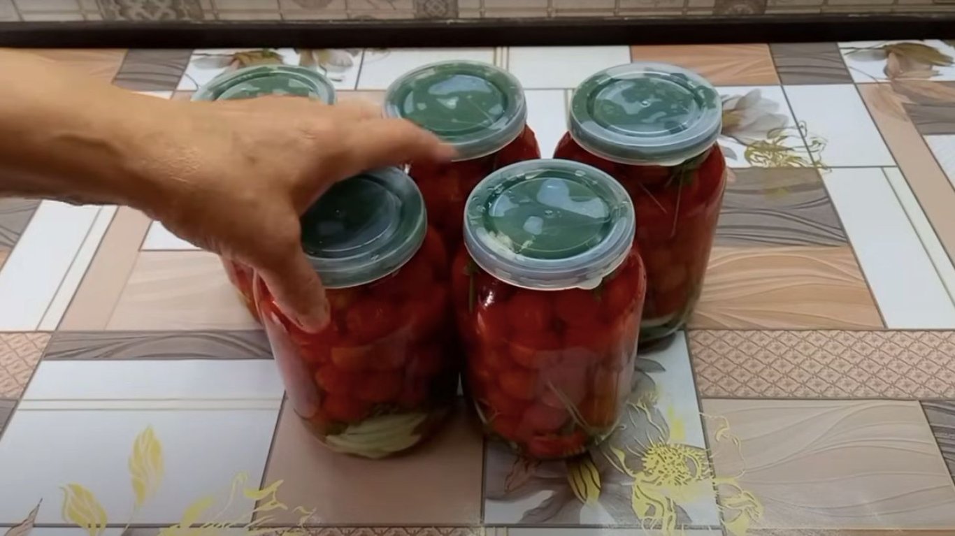 рецепт квашених помідорів черрі на зиму 