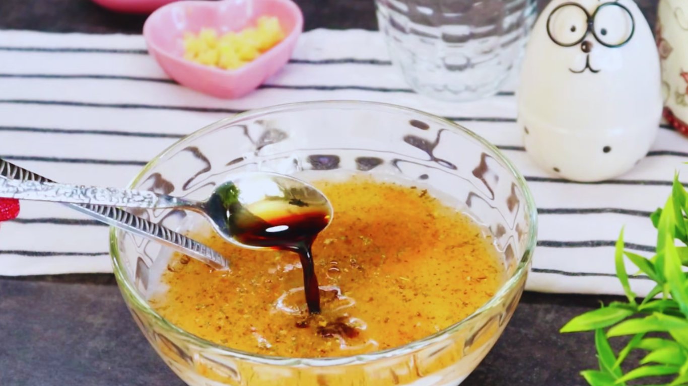 смачна вечеря з пельменями