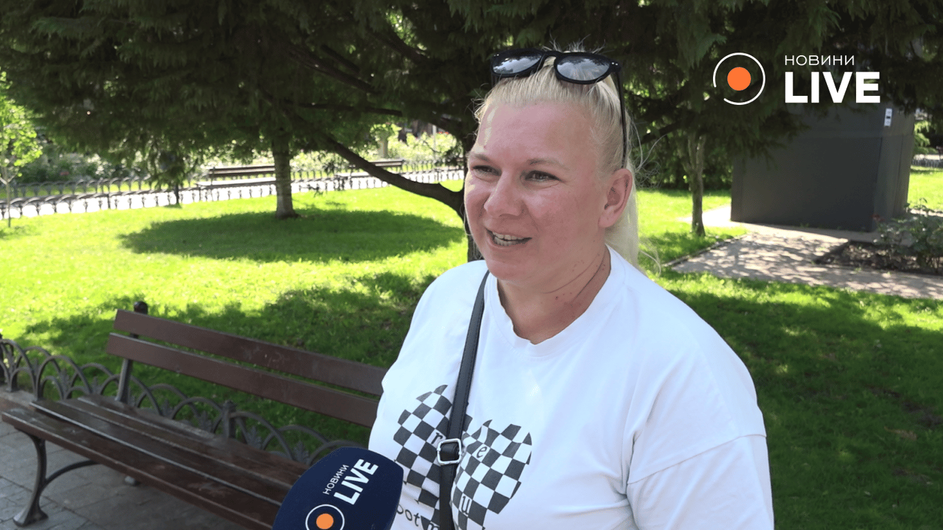 Оксана про витрати на вишиванку. Фото: Новини.LIVE