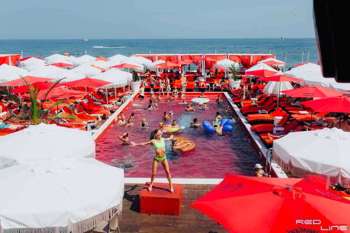 Лето подходит к концу — как изменились цены в Одессе на отдых у бассейна - фото 4