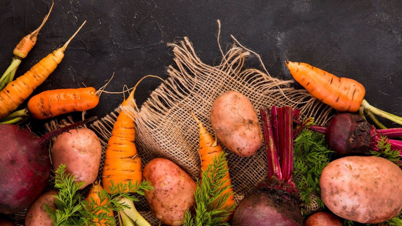 Як зварити буряк і моркву за 10 хвилин у мікрохвильовій печі - лайфхак