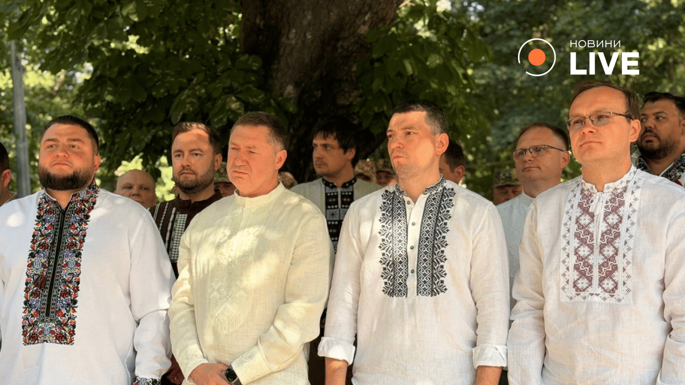 У Львові відзначили 30-ту річницю Конституції України: відбулася урочиста церемонія - фото 1
