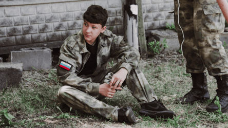 Детей на оккупированных территориях охватывает российское милитарное движение - 285x160