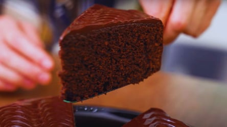 Дуже простий шоколадний торт, нічого збивати не потрібно - 285x160