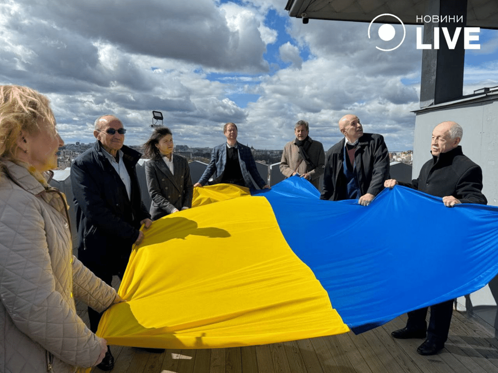 У Львові відсвяткували 34 річницю підняття прапору над ратушею — репортаж Новини.LIVE