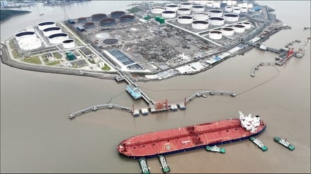 Китай вслід за Індією обмежує купівлю нафти РФ — на яку кількість - 290x166