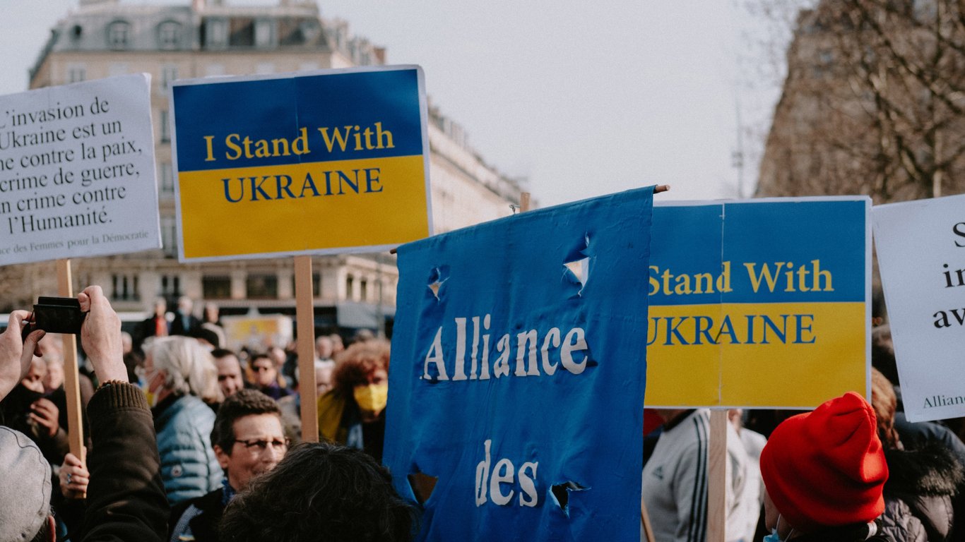 Шестое место за "Военную мощь": стало известно, как привлекательность Украины оценивают за границей