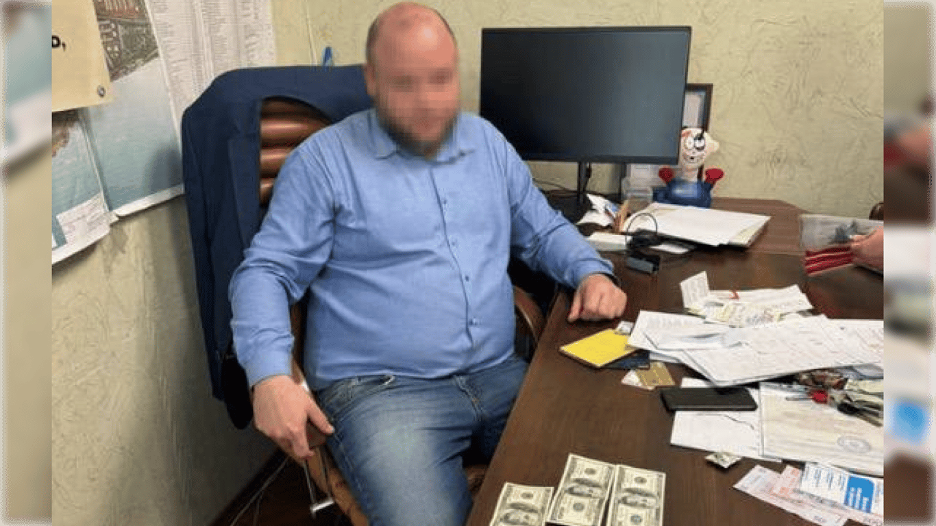 Требовал 800 долларов за избежание мобилизации — на Одесчине задержали заместителя главы сельсовета