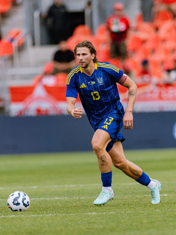 Илья Забарный