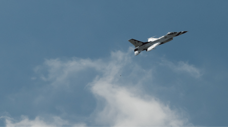 В Україні розбився винищувач F-16: пілот катапультувався - 304x171