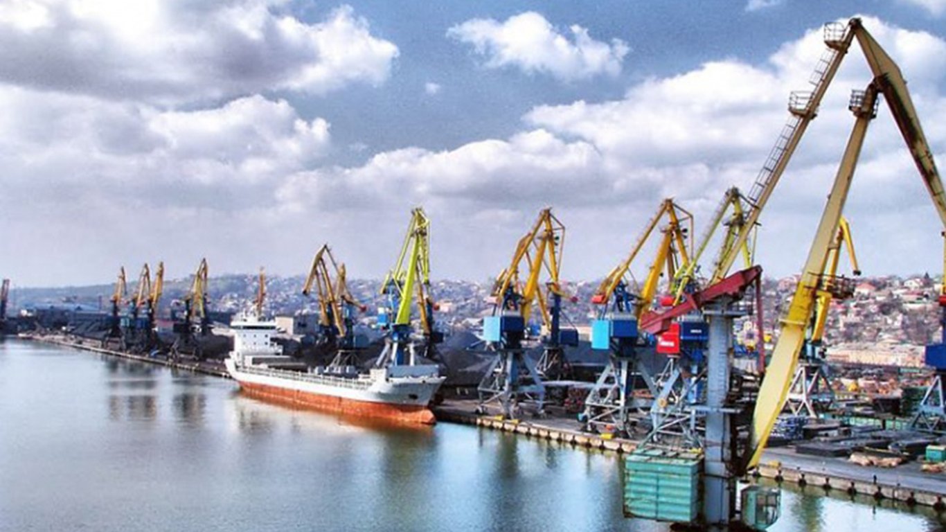 В росії планують запустити пороми до Бердянського та Маріупольського портів