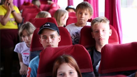 Окупанти планують вивезти з Маріуполя до Росії 13 тисяч українських дітей - 285x160