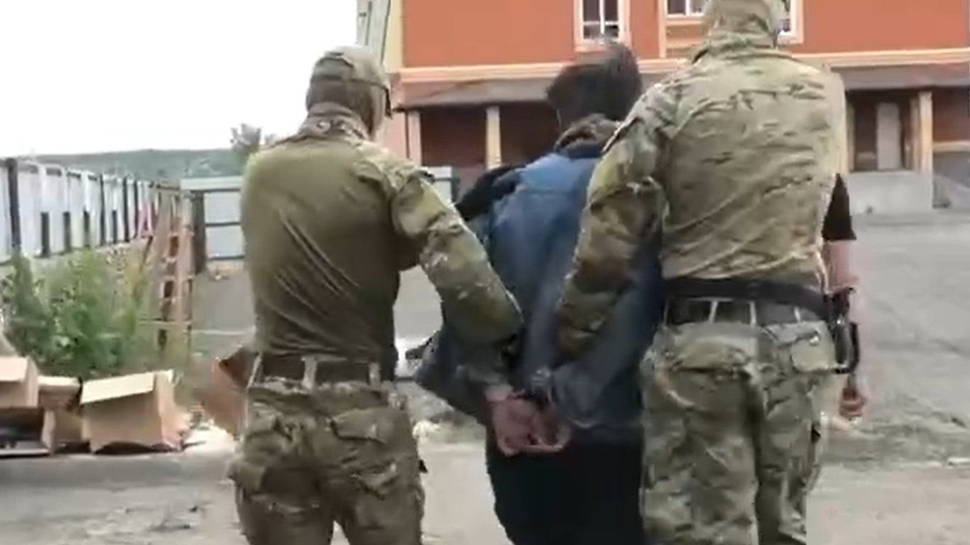 Хотел помочь ВСУ: в России задержали мужчину, который отравил воду для оккупантов