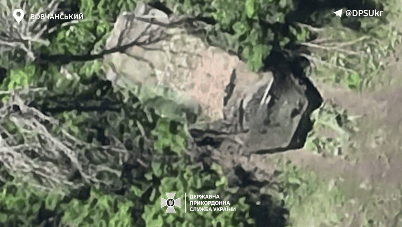поцілили дроном у бронетранспортер на Вовчанському напрямку