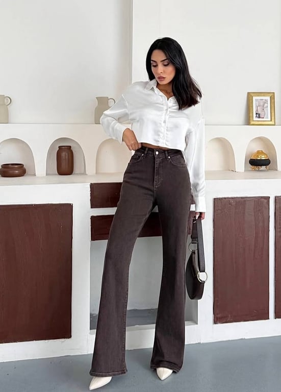 Джинси-кльош з 90-х носять практично усі