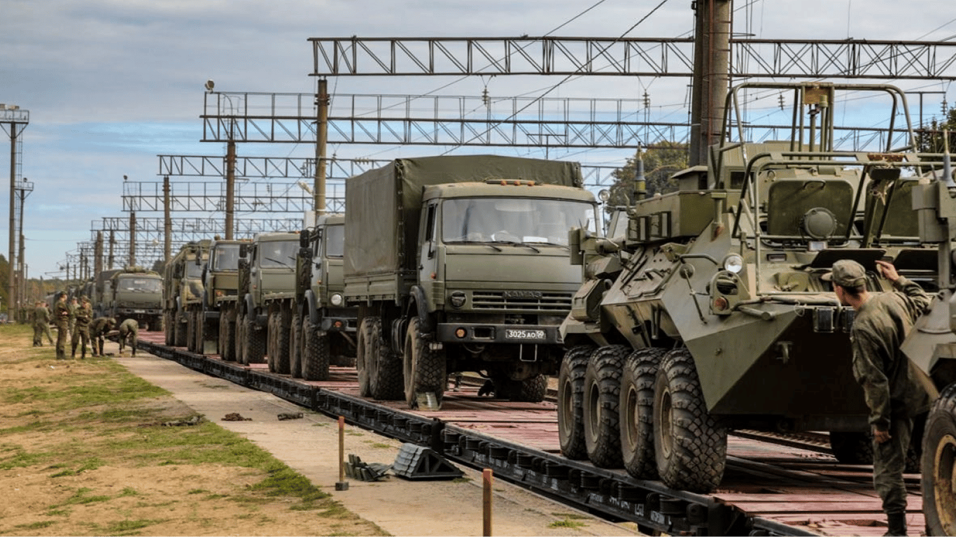Россия перебросила в Белоруссию новую партию бронетранспортеров