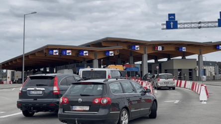 Масштабні черги на кордоні — на яких КПП затори - 285x160