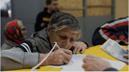 Безпечно і надійно — як зручніше отримувати пенсію в Україні - 285x160