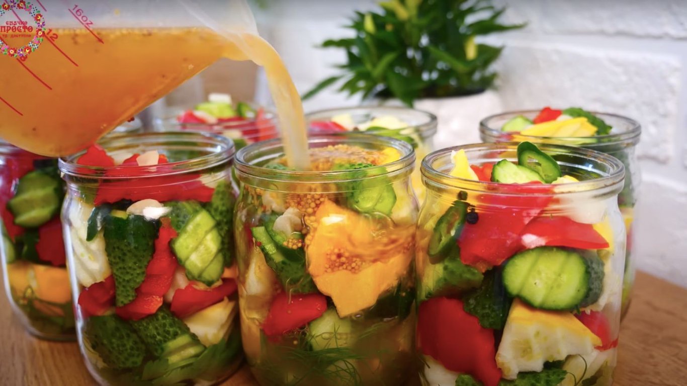 простая заготовка на зиму из овощей 