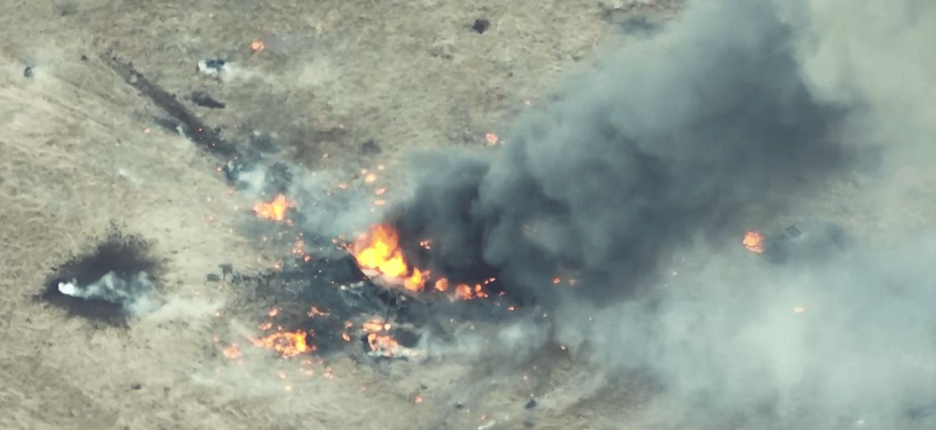 Лишилась випалена земля — військкор показав вражаючі кадри знищення російських танків Т-80