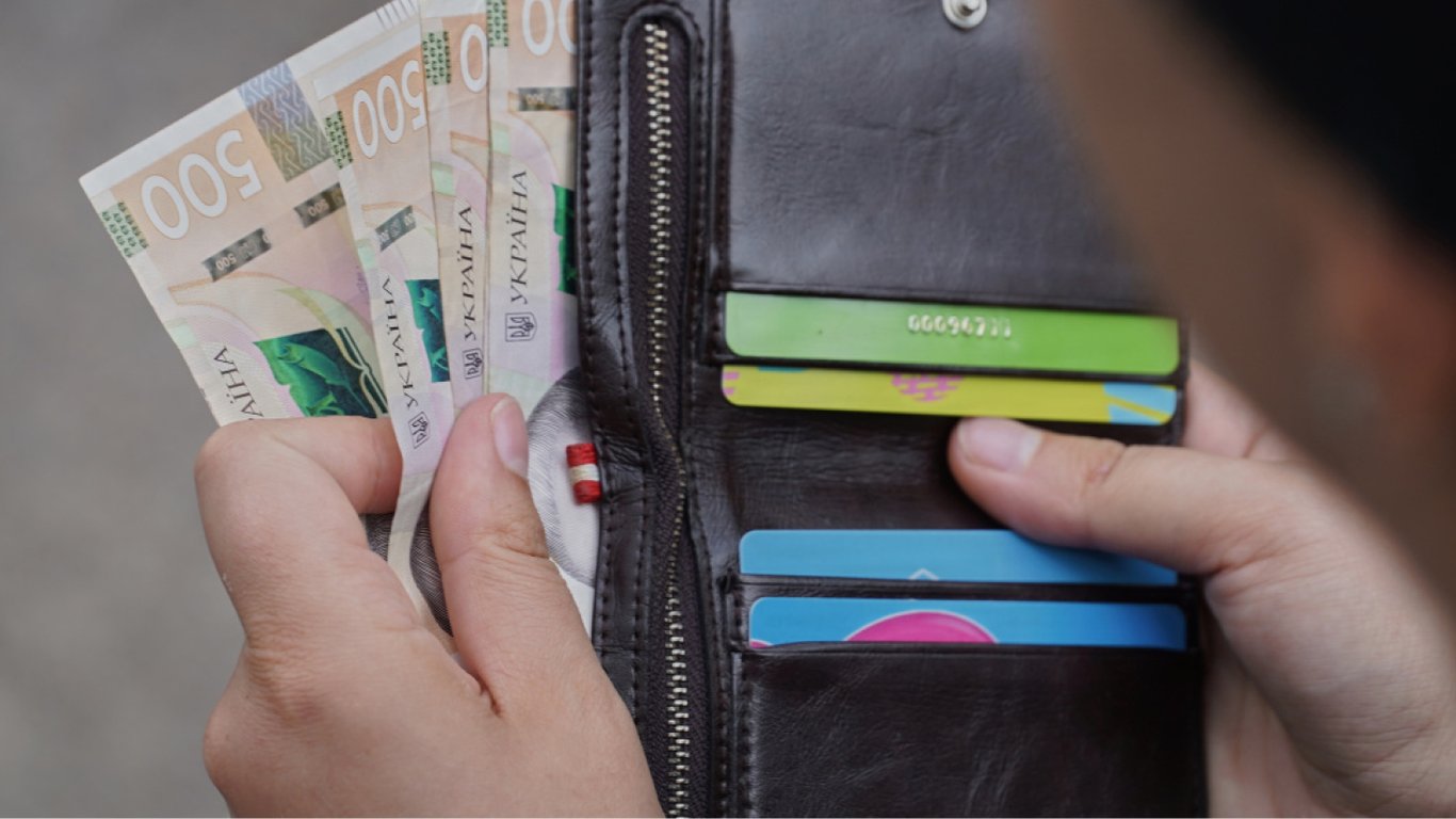 Деньги в Украине — какие купюры нужно срочно обменять до 1 октября