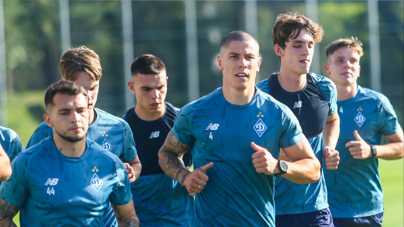 Денис Попов