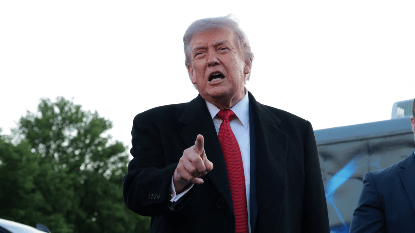 Трамп дал ЕС время до 4 июля, чтобы выполнить торговую сделку с США