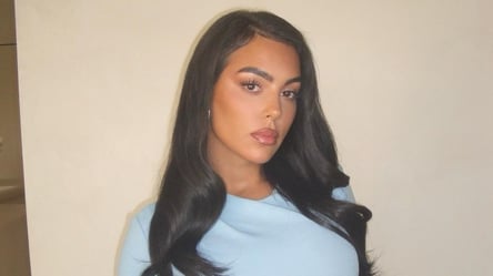 Невеста Роналду опубликовала пикантные фото в мокром белье - 285x160