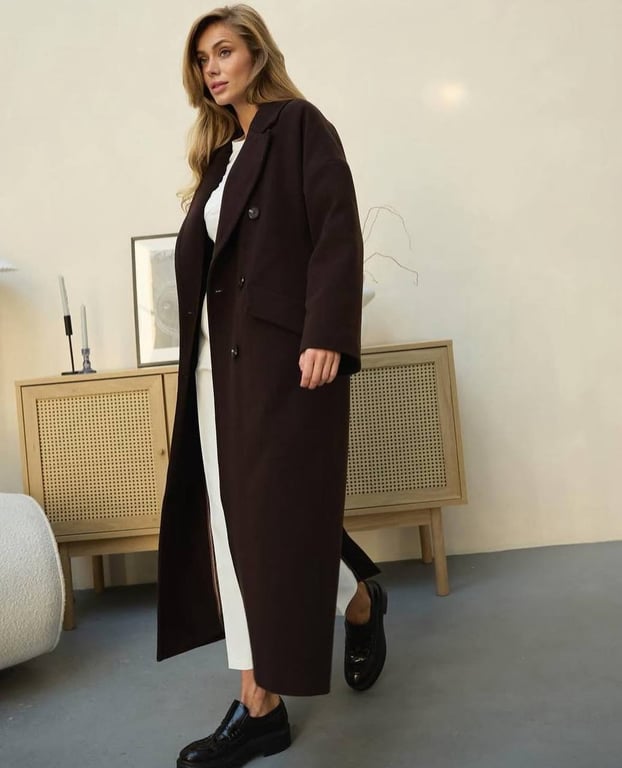 Пальто - це базова річ на кожен день в прохолодну погоду