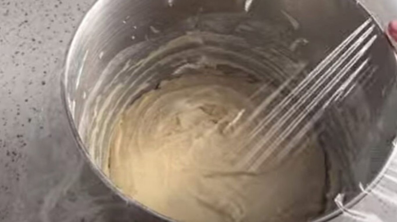 паска, тісто готується на ніч, швидка лінива випічка