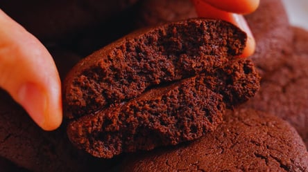 Шоколадне печиво "Брауні" за 5 хвилин — цей рецепт бездоганний - 290x166