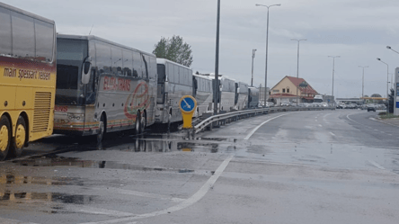Черги на кордоні в Україні — на яких КПП найбільше автобусів - 290x160