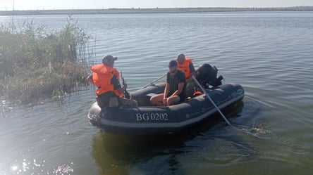 Водное такси — в Одесской области пограничники подвезли уклониста на лодке - 285x160