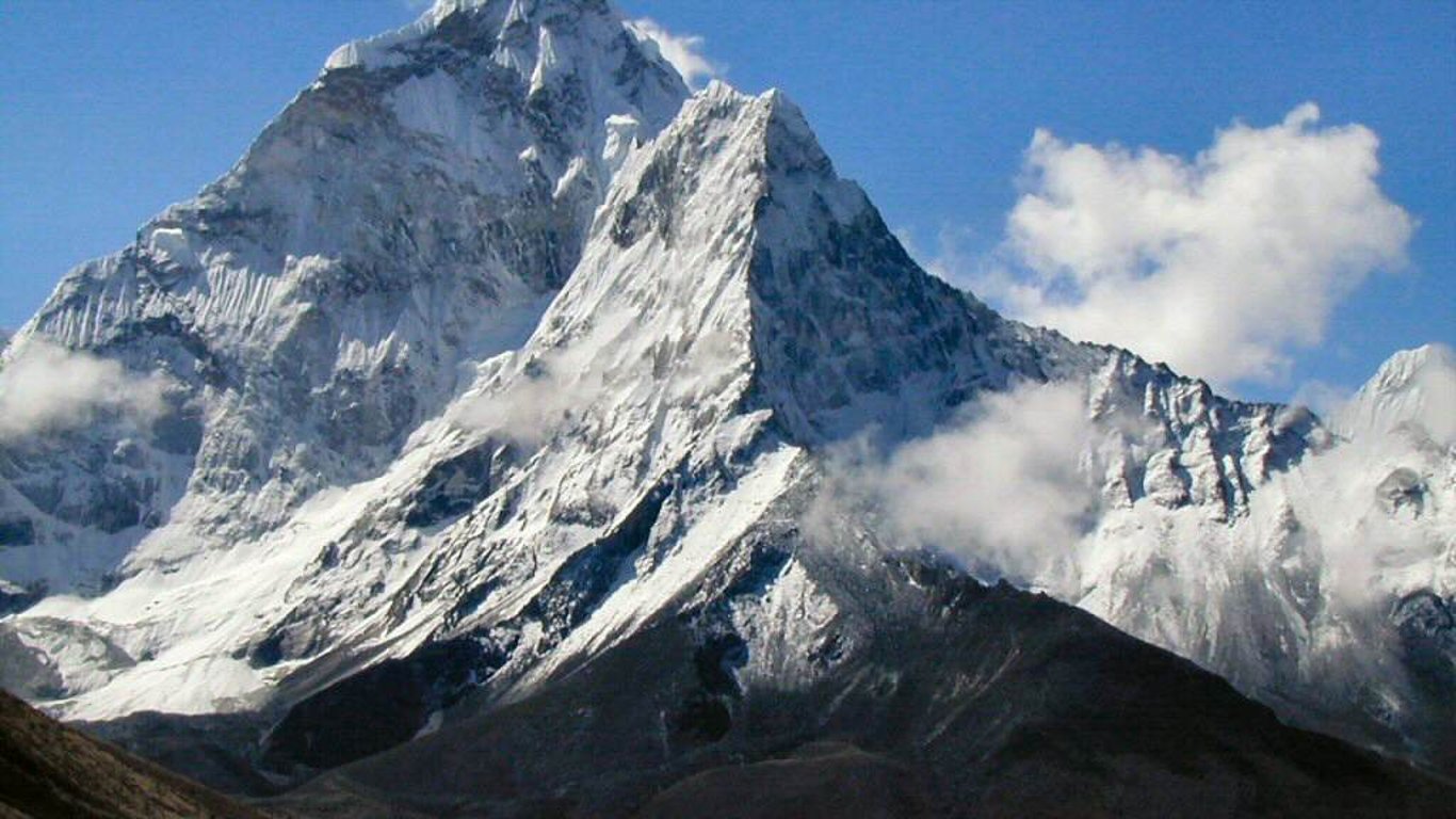 Украинка Алевтина Ковальчук покорила самую высокую гору мира Эверест