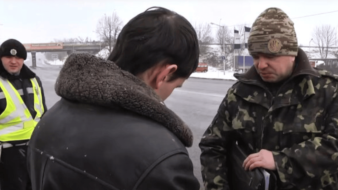 В Хмельницкой области мужчину за попытку ограбления отправили в военкомат