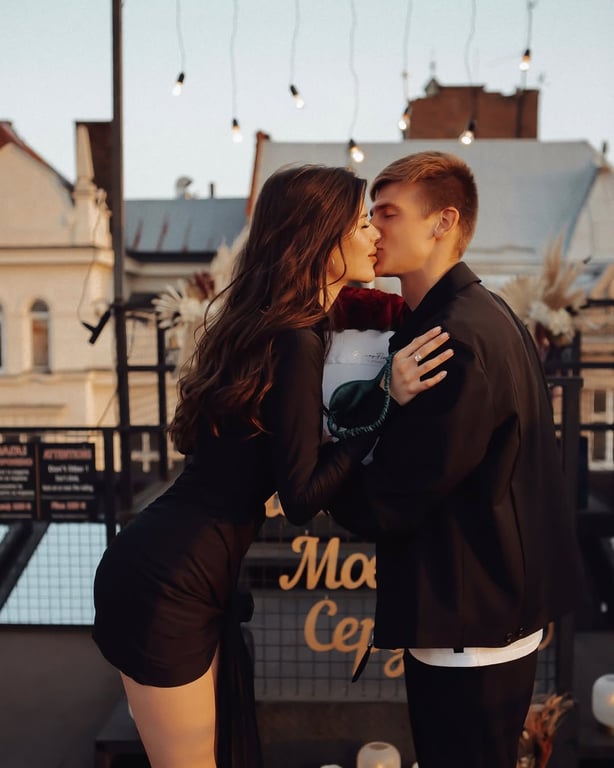 Олег Очеретько с девушкой