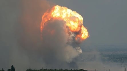 В Орловской области РФ горит нефтебаза: атака БпЛА - 285x160