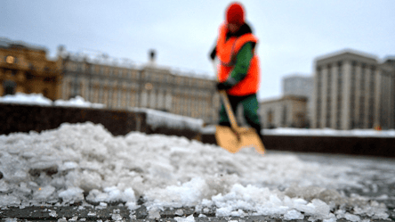 На дорожной соли 1,4 млн убытков — глава КП получил подозрение - 285x160