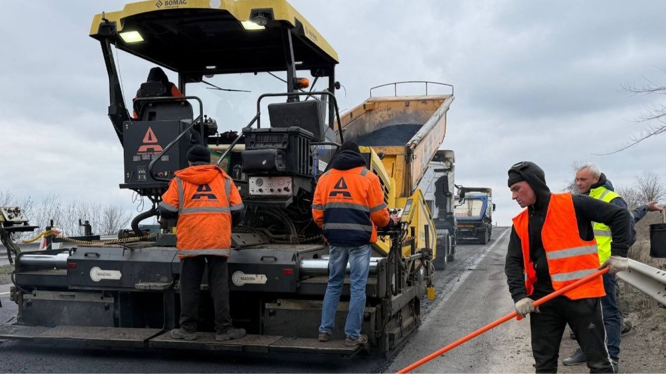 Николаев латает дороги участками: капитальный ремонт отменили