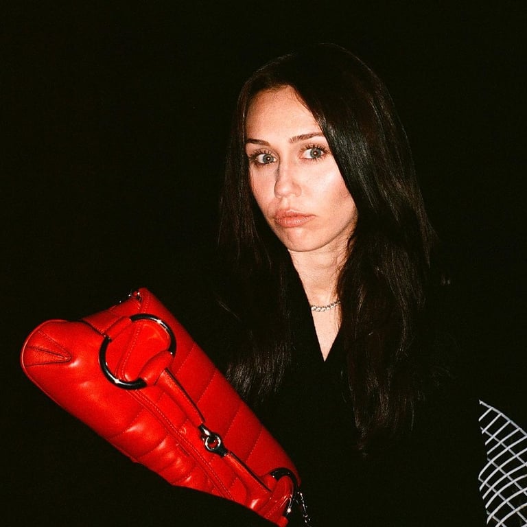 Майлі Сайрус кардинально змінила імідж - фото 1