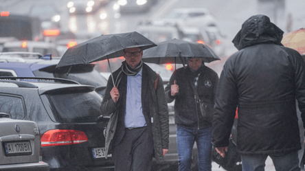 Дощі накриють декілька областей України: прогноз погоди на завтра - 290x160